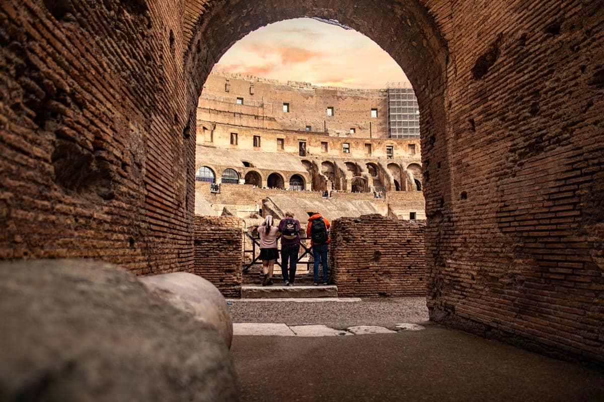 First Entry Semi-Private Colosseum & Roman Forum Tour with Special Arena Access